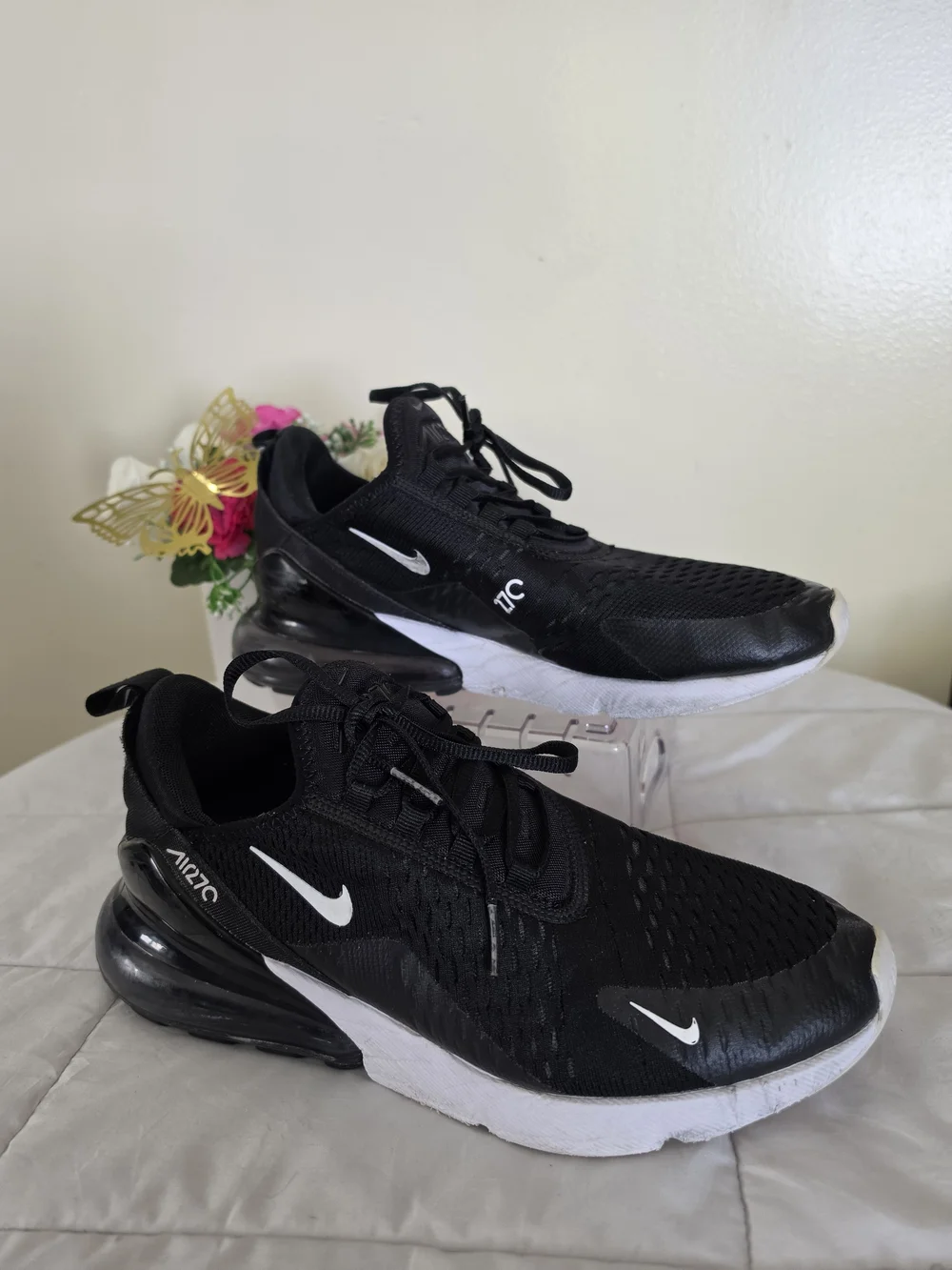 Nike Air Max 270 Black and White  Women's Sneakers Size 9